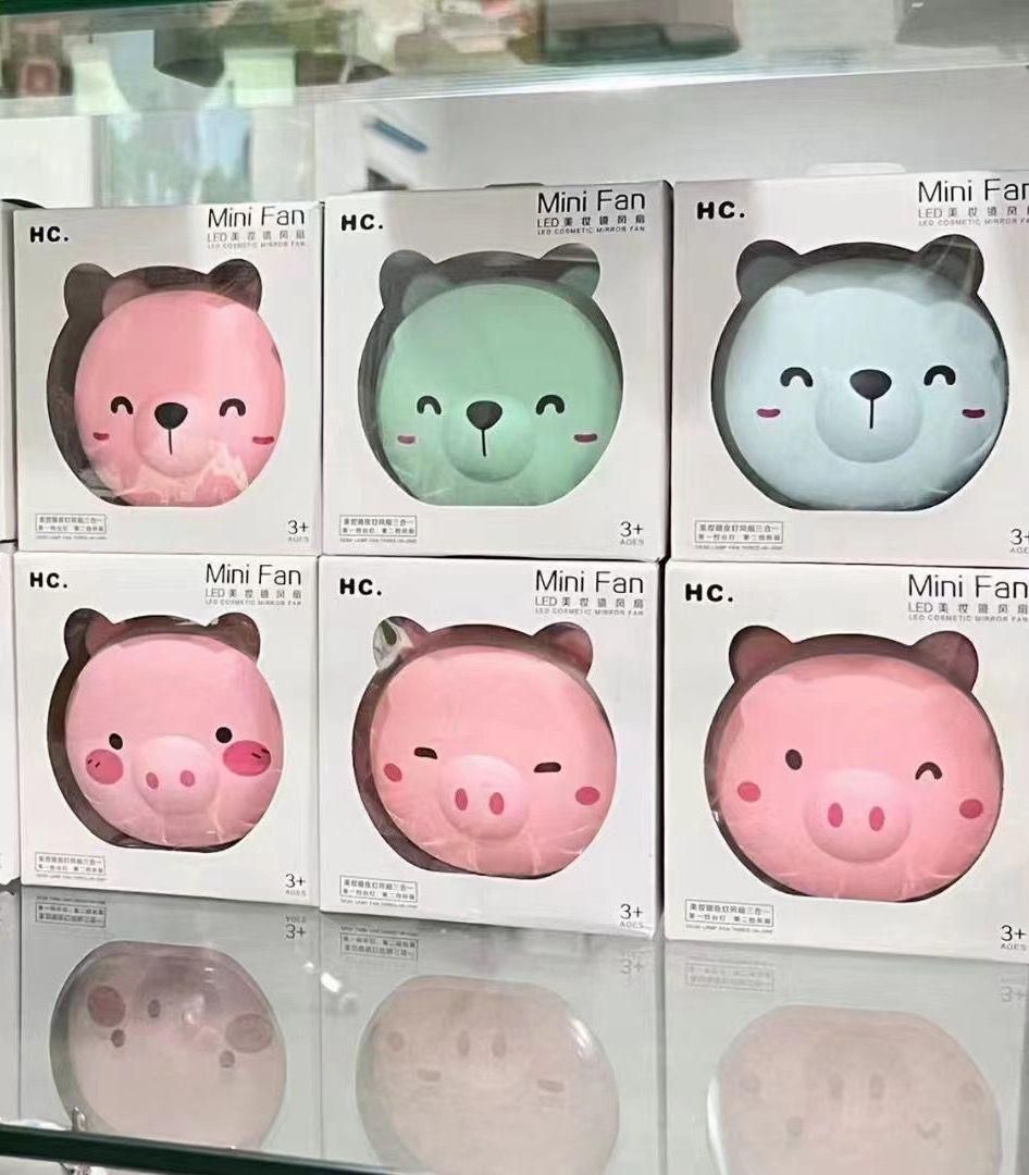 π· Cartoon Cute Pig LED Lights Mirror Pocket Fan