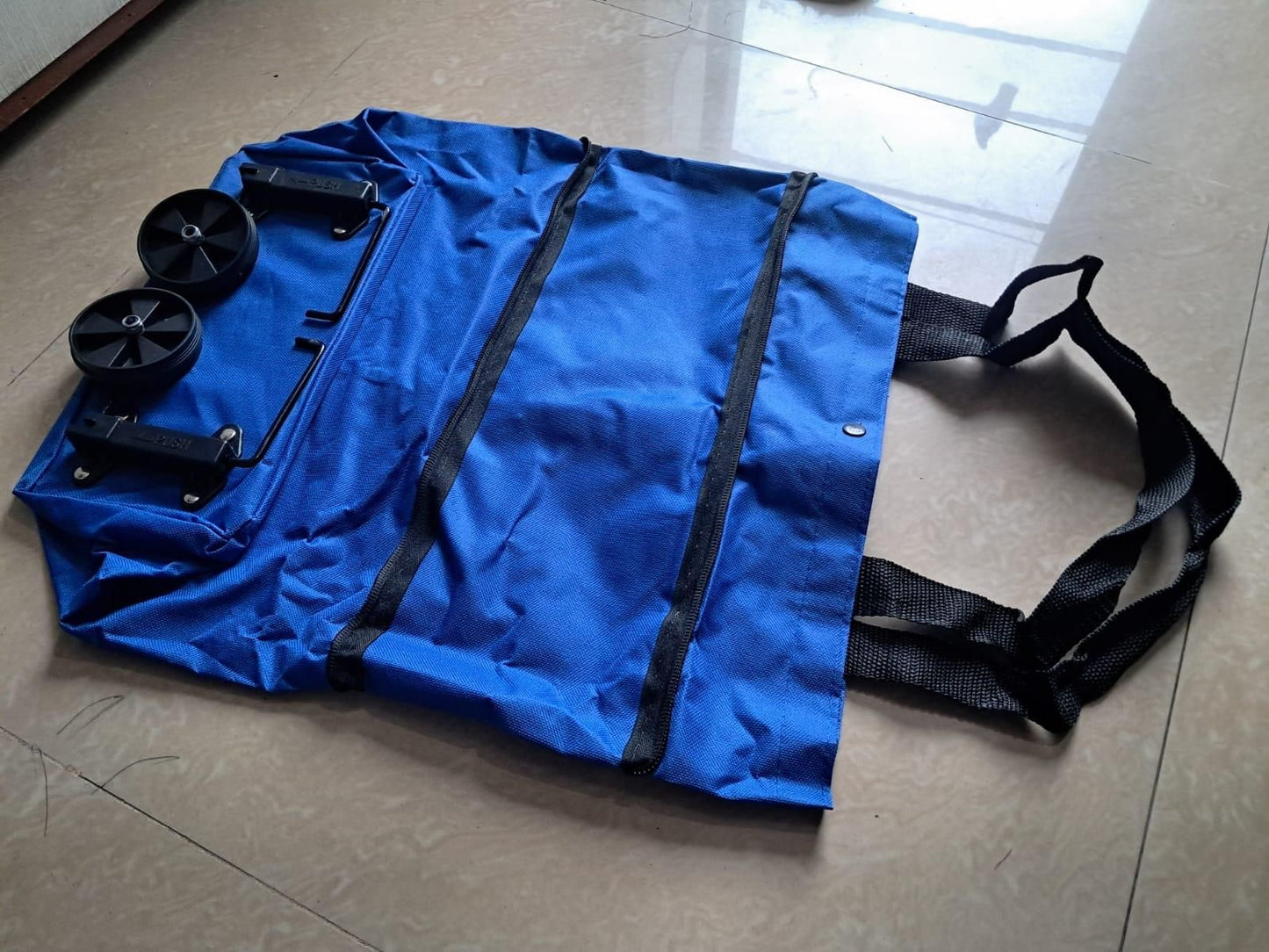 🧳 Trolley Bag – Assorted Colors